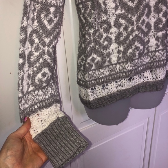 Maurices Knit V Neck Hooded Sweater Winter Gray - Picture 5 of 9